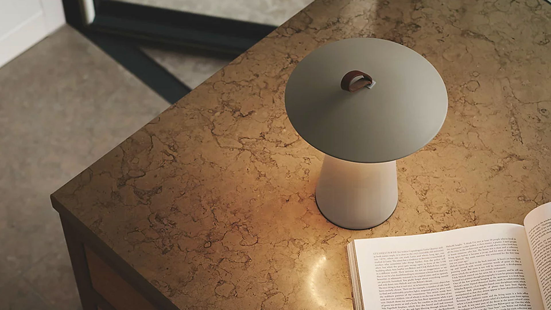 Ara table lamp design by Llahona Design Studio