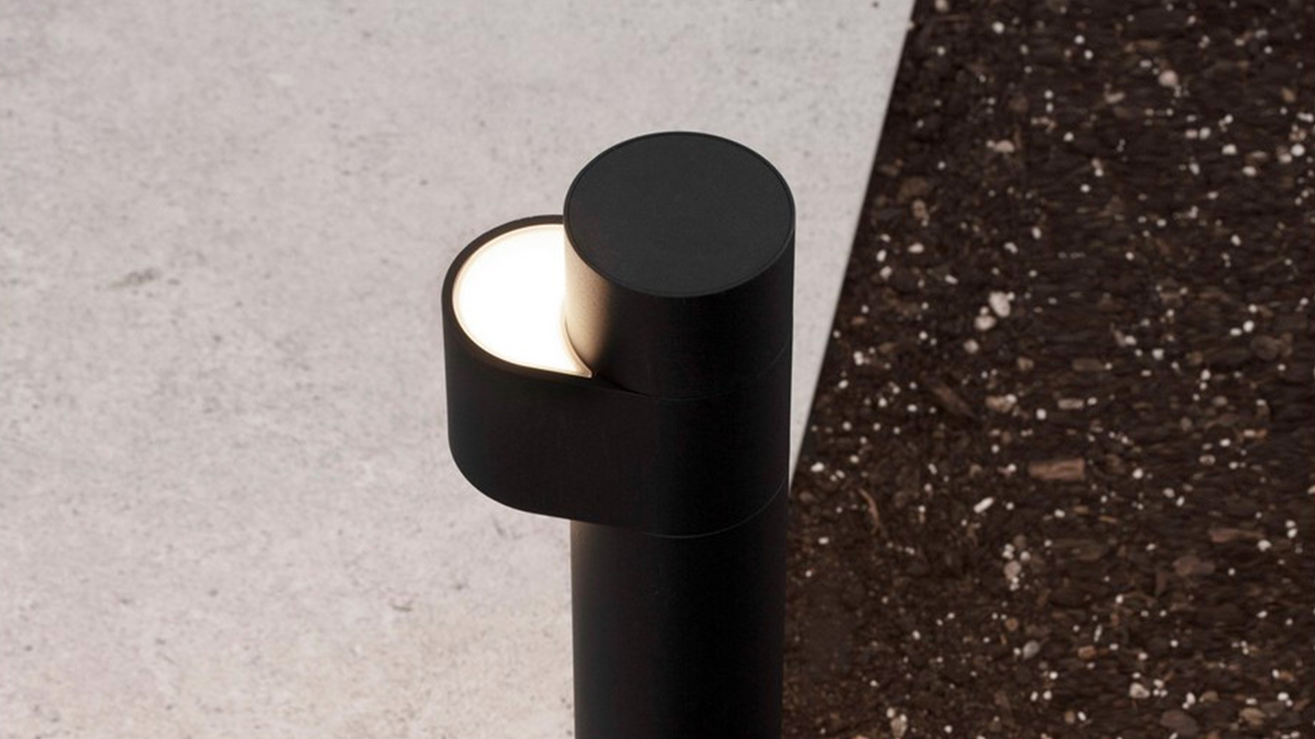 The Aduro lamp design by Llahona Design Studio